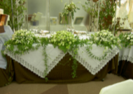 テーブル装飾・ライムグリーンと白のお花で
